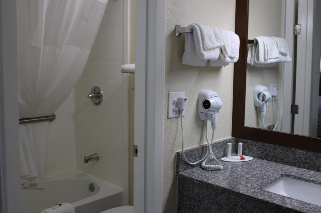 Baymont By Wyndham Morganton Motel Bagian luar foto
