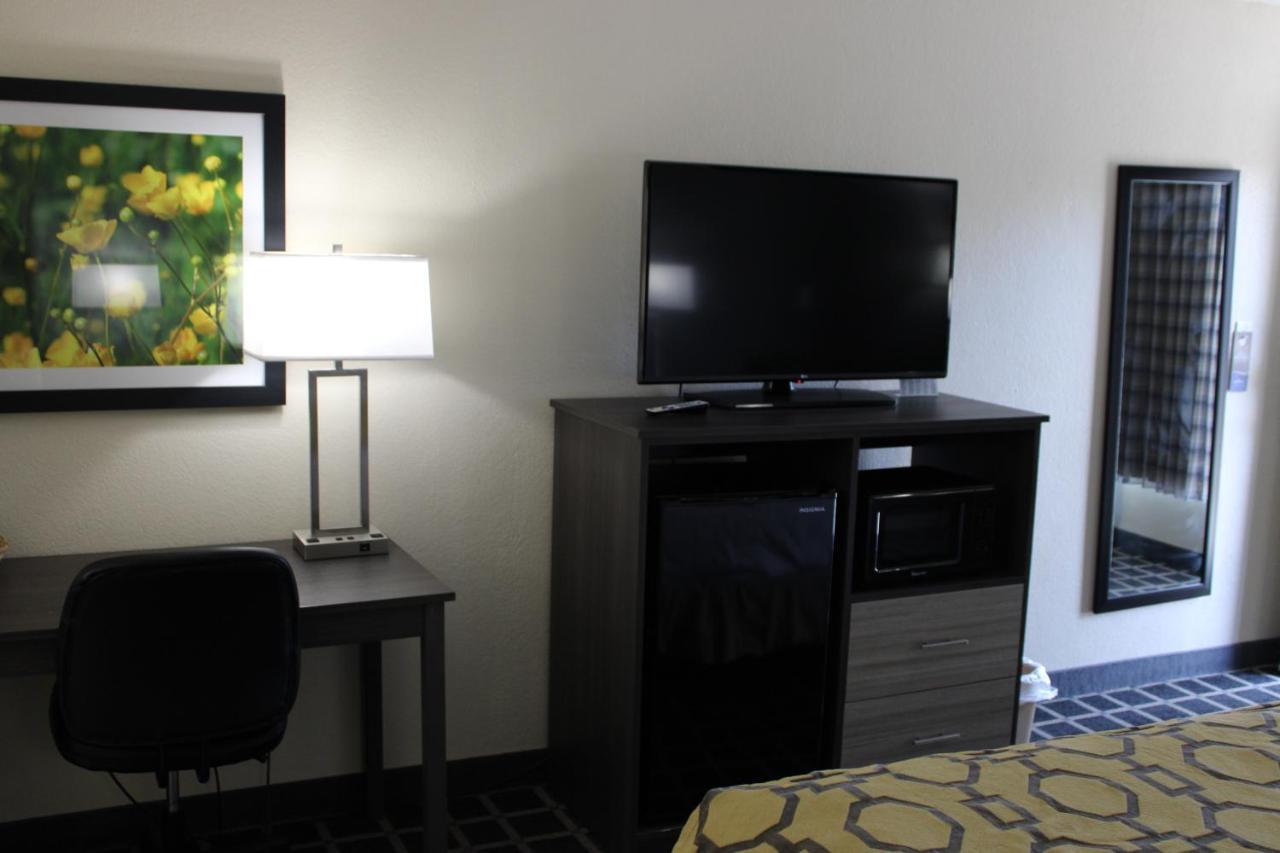 Baymont By Wyndham Morganton Motel Bagian luar foto